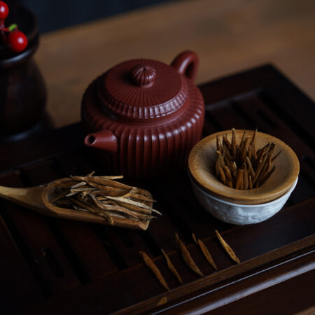 Красный чай Да Цзинь Чжэнь Ван "Золотые Иглы" - фото 3
