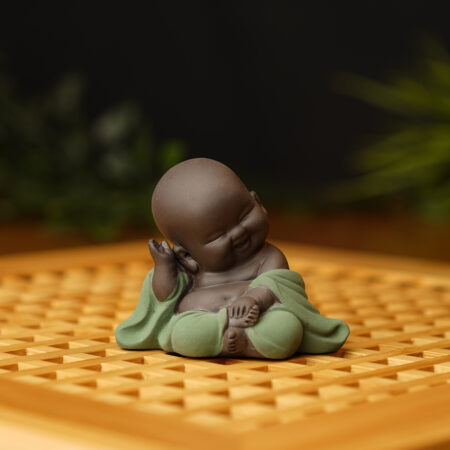 Чайная фигурка "Улыбающийся Будда поднес руку к уху" - фото 1