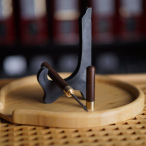 Нож шило для колки пуэра с деревянной ручкой